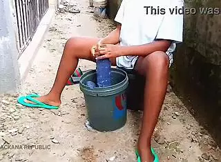 Maskgodez proves she's wife material in public.