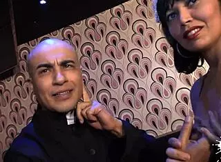 El Cura Se Va De Putas On The Street!