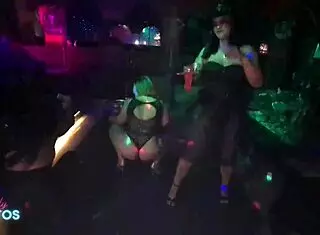 O Dj Não Se Aguentou E Teve Que Me Fuder Na Cabine Dele Na Casa De Swing