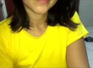 mi sobrina me presta mi laptop para hacer sus tareas pero yo le cobro de esta forma shh