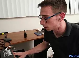 继妹说：玩游戏时吸我大鸡巴！