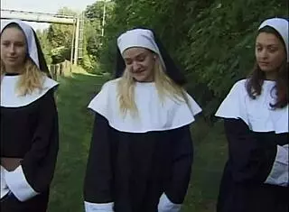 Teen can't resist banging strangers in public spots