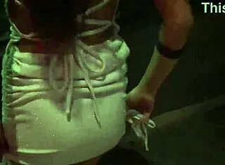 Novinha showing off her sexy moves in casual display.