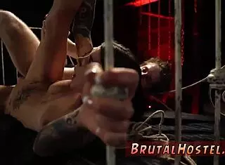 和娇小18+游客Felicity粗暴口交，太激烈了！😱