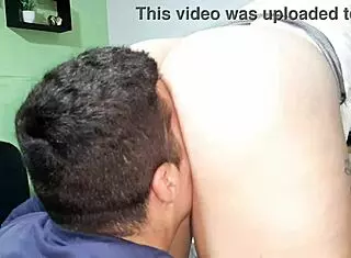 Quiero Que Mi Jefa Me De Un Aumento Chupo Su Rico Coño