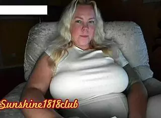 Webcamwhore sunshine1818club Angela shows big tits on Jan 2nd