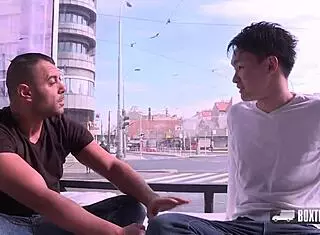 vanessa shelby learns how to lick a wet pussy 😘