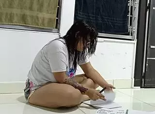 my stepdaughter's big ass gets fucked while drawing 😏