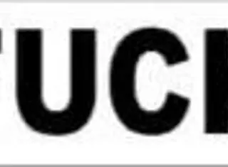 Leya plays with herself while talking to the viewer