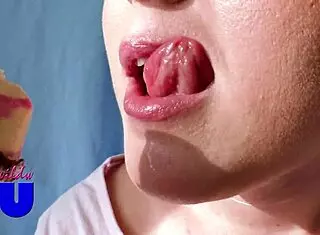 ice cream sucking with a sexy twist