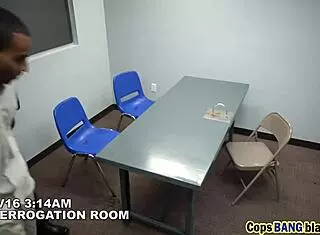 I'm the female cop geting my pussy licked by black dude