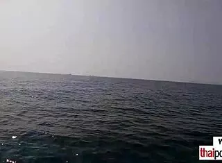 Asian girlfriend gets raw fucked outdoors! 😍