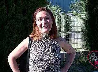 Watch naughty hairdresser Wendy in lingerie getting wild!