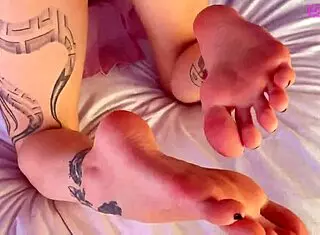 nurse with 4 fingers and feet licking