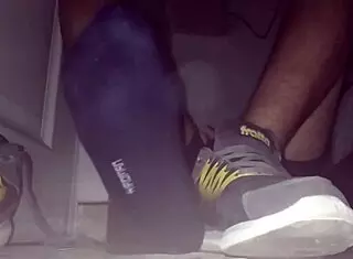 blue sweaty socks and barefeet with cumshot?