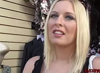 riley and leah host pussy pleasing with fingering 😘