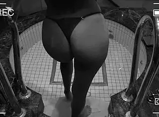 caught my wife cheatin’ in hotel jacuzzi... damn!