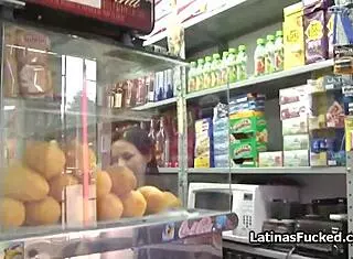 店里捡辣妹硬核试镜狂操拉丁妹