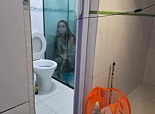 masturbação arriscada para minha sobrinha na faxina