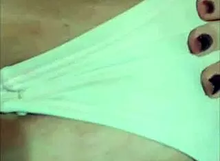 tatuada gostosa shows her tan lines for web oops