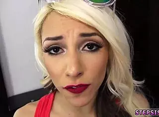 辣妹18+挑逗送货操我口交！吊绑继妹