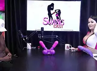 TIRANDO A ROUPA E MOSTRANDO O CORPO SARADO AP�S PERDER NO JOGO DA PUNHETA - JEFAO OFICIAL