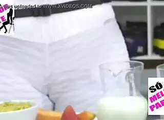 kelly key's big pussy camel toe in leggings, want to see more?