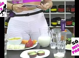 kelly key's big pussy camel toe in leggings, want to see more?