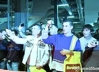 淫荡骚货狂野性秀大张腿求操！