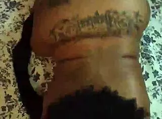 hazelnutxxx shaking that ebony ass in the hood
