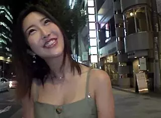 惊艳古铜日本身材在狂野击倒动作中