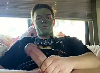 FIT GUY JOSHUAAA LEWIS STROKES HIS COCK DURING SKIN CARE ROUTINE!