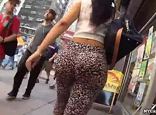 720p video at 1500k bitrate, file number 47402561 featuring spandex and ass.