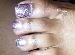 want to see my toes on this dick?