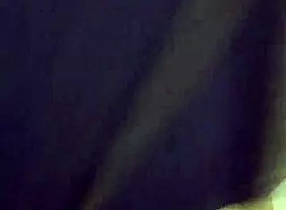 In the public subway bathroom, the mamador sucks the dicks of those hot machos