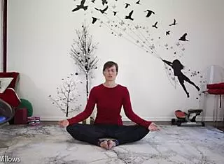 yoga lesson 335 with shaved pussy and natural tits