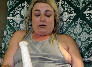 胖金发熟女玩具玩到翻白眼高潮 第一部超赞！