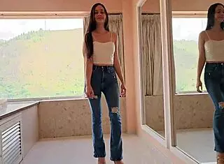 lover sucks my feet at home, can't resist fucking