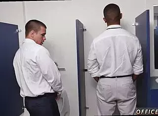 直男小鲜肉裤脱光周五狂摩擦