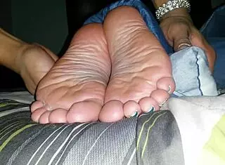 沉睡邂逅中的硬核足交