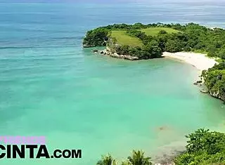 Horny slut Putri Cinta banged by big dick on beach! 🏖️