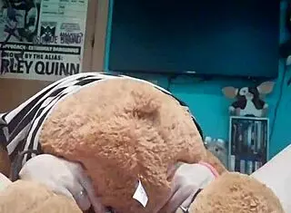 she asked if i'd like to be her teddy bear while they have sex