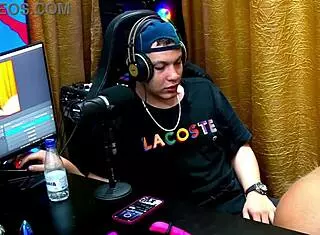 安德蕾莎·桑切斯：看我翘臀，在公共场合掏出你的鸡巴