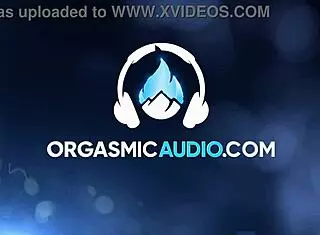 sexy teen in club gives blowjob to 4 men after dancing?