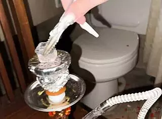 浴室抽水烟撒尿干巨乳熟女学生怪物大屌