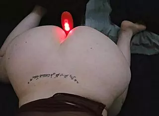 Homemade Wife Metiendo Juguete Nuevo En Culo Apretado, Me Encanta El Anal!