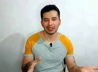 Joven medico es PENETRADO por su jefe el doctor maduro dotado de 23cm de verga gruesa en el cubiculo del hospital relato sexual