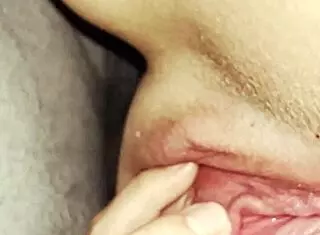 stretching my fat pussy for clit orgasm!