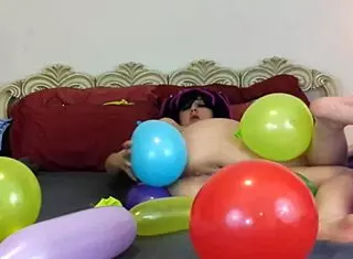 Balloon popping masturbation fetish with barefoot feet and pussy