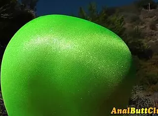 girl inserts toy into her ass in hd